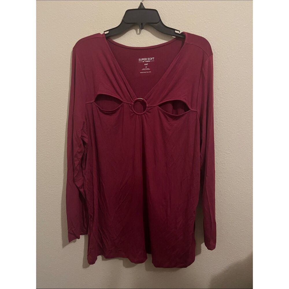 Torrid Super Soft O-Ring Detail And Cutouts Long Sleeve Top - Picture 7 of 9